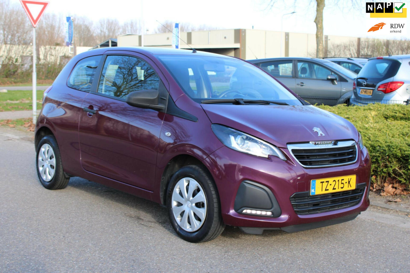 Autobedrijf Bangma Peugeot 108 1.0 e VTi Access ISOFIX USB AUX nieuwe APK onderhoudsbeurt 1e EIGENAAR 26.325 KM NAP ZEER ZUINIG IN VERBRUIK